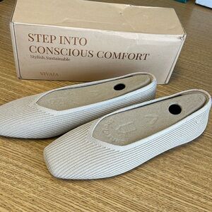 Vivaia Margot square toe V-cut flats dept Z